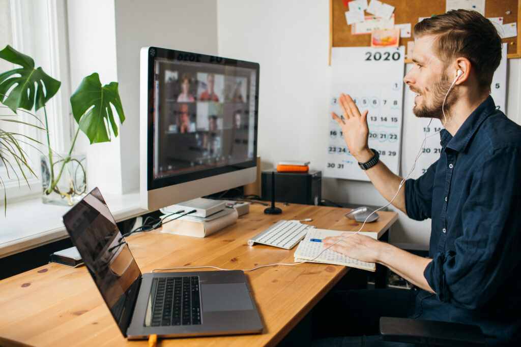 Navigating the Home Office Revolution: The Pros and Cons Working From Home